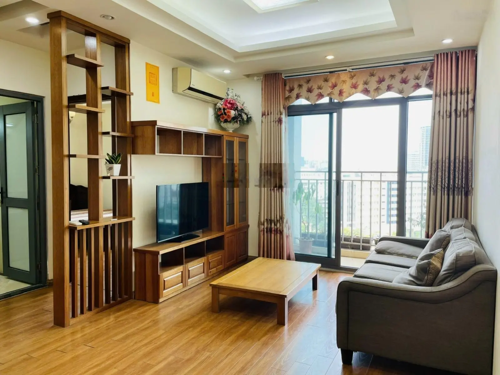 Tôi chính chủ, Cần bán nhanh căn hộ 2 ngủ tầng trung siêu hiếm thời điểm này. Duy nhất tại dự án.