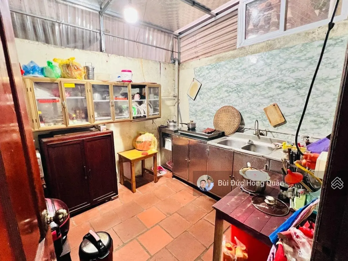 Bán nhà mặt đường La Thành Ba Đình, vị trí đẹp ô tô tránh kinh doanh, dt 65m2 giá chào 21.8 tỷ