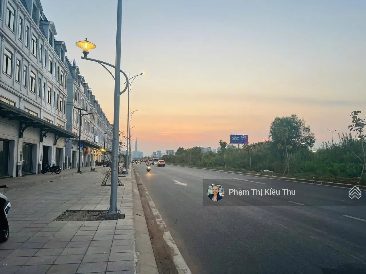 Bán gấp Shophouse mặt tiền đường song hành dt 5x20m 1 trệt 1 lửng 3 lầu giá 26 tỷ Lh 0902872670