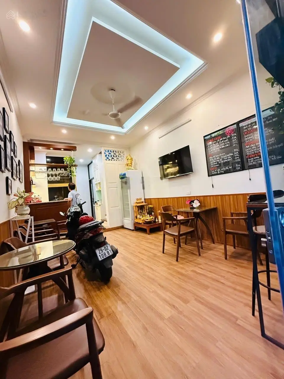 Thanh Nhàn HBT - Đối diện công viên tuổi trẻ- 7 tầng thang máy- cách phố đúng 2M.