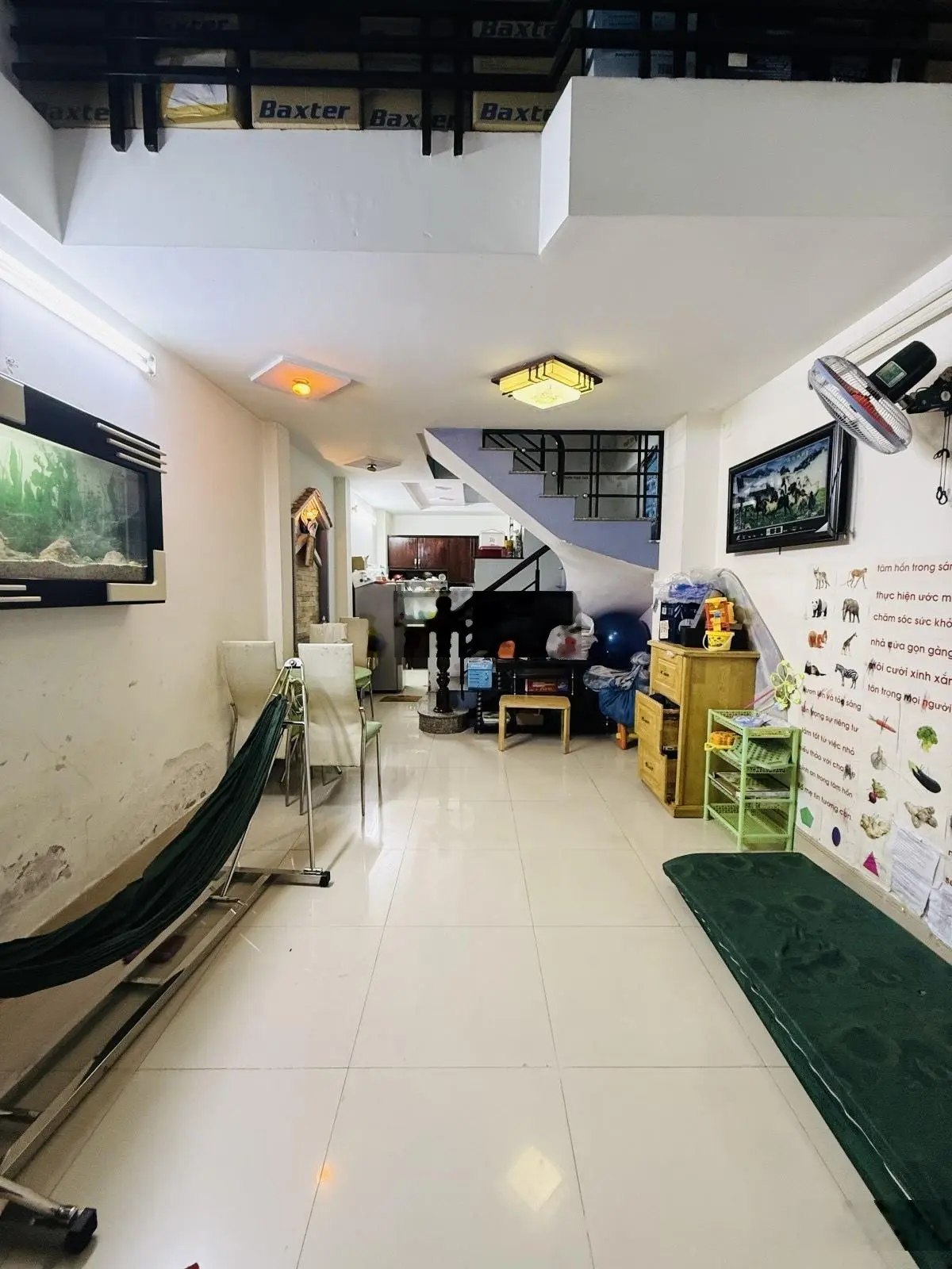 Q.6 cách hxh vài bước - 30m ra mt đường lớn. nhà 3 tầng - dt 35m hẻm trước nhà 4m gần chợ phú lâm.