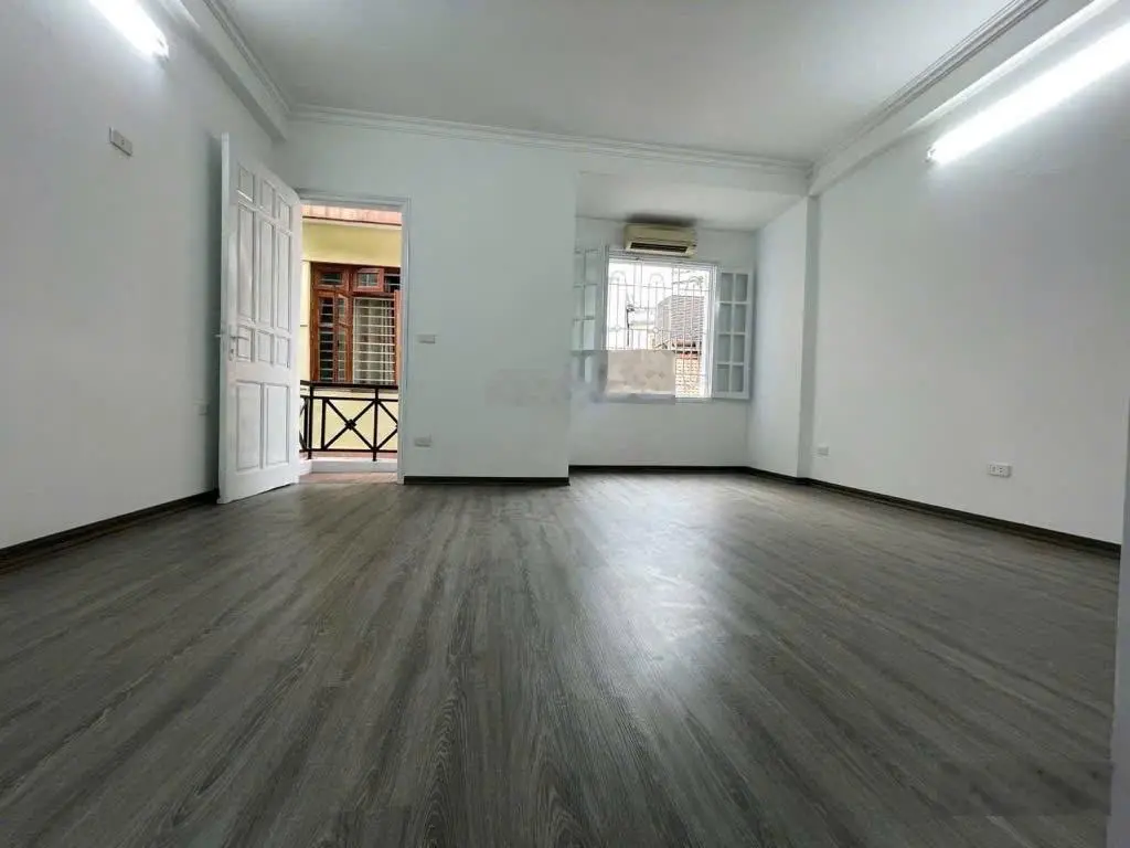 Bán nhà Đào Tấn 5 tầng, đường thoáng 5m, ô tô dừng đỗ trước cửa, 200m ra mặt đường lớn