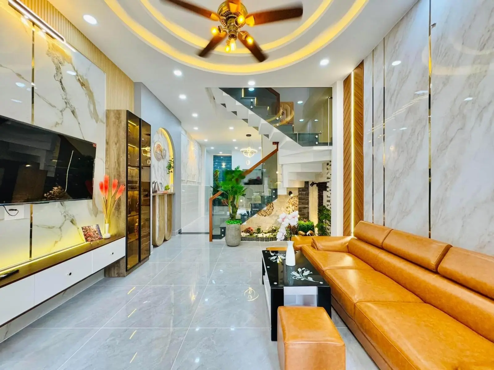 Định cư, bán nhà Trần Tuấn Khải - P5 - Q5. Giá 2Tỷ800/61,3m2 cho thuê 28 triệu. Gần chợ Hoà Bình