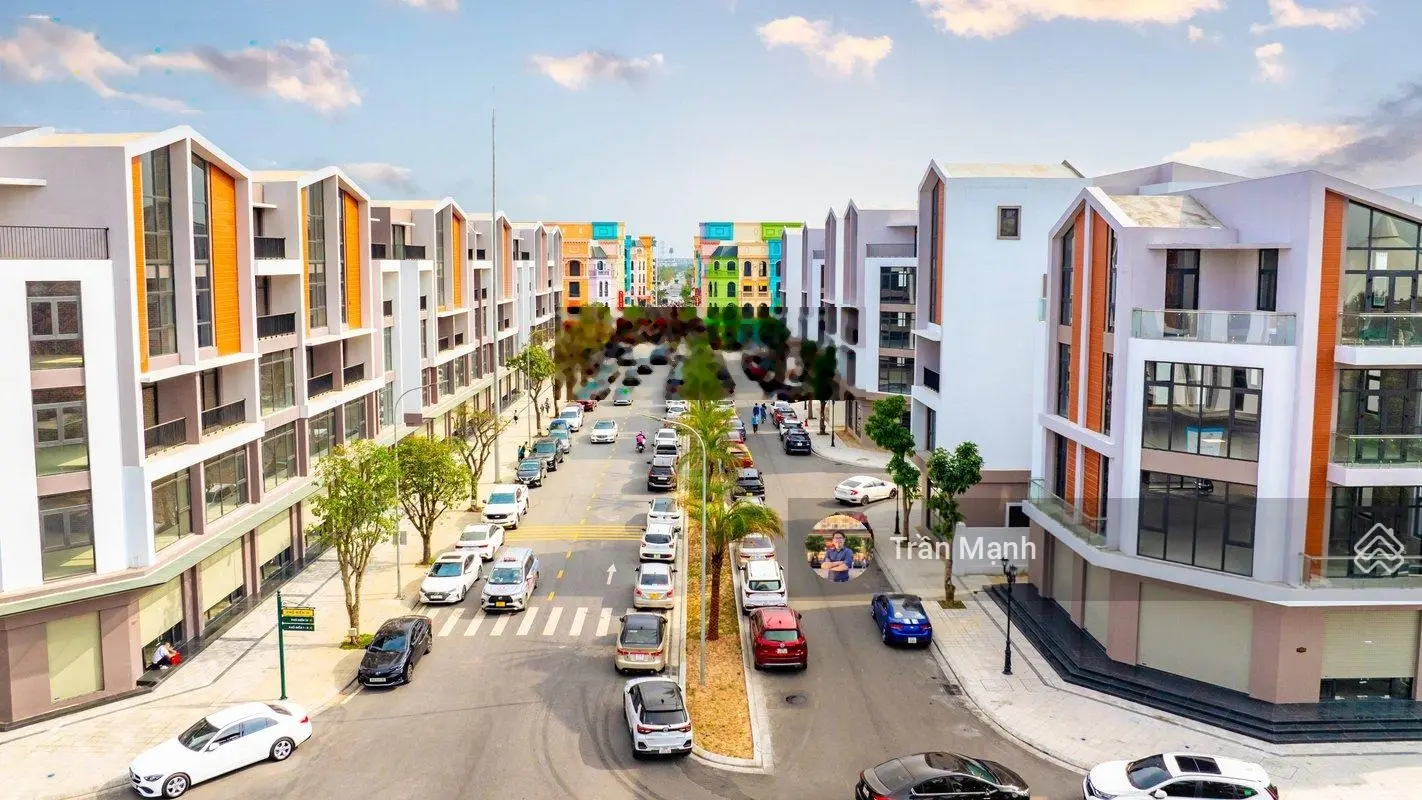 Cần bán nhà liền kề 5 tầng giá 8,8 tỷ tại Vinhomes Ocean Park 3. Gần Grand Word và công viên nước