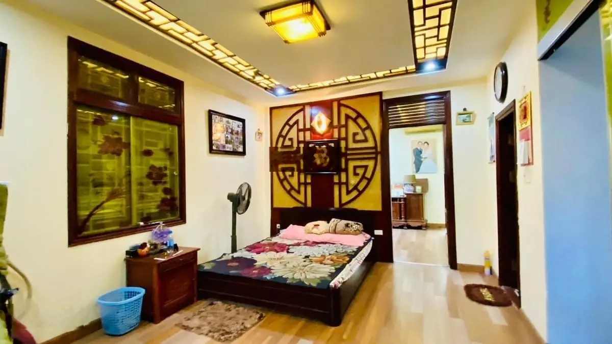 Bán nhà biệt thự sân vườn lê duẩn-đống đa lô góc 3 thoáng,ô tô tránh gần hồ 102m2/5t/8.2mmt 18tỷ