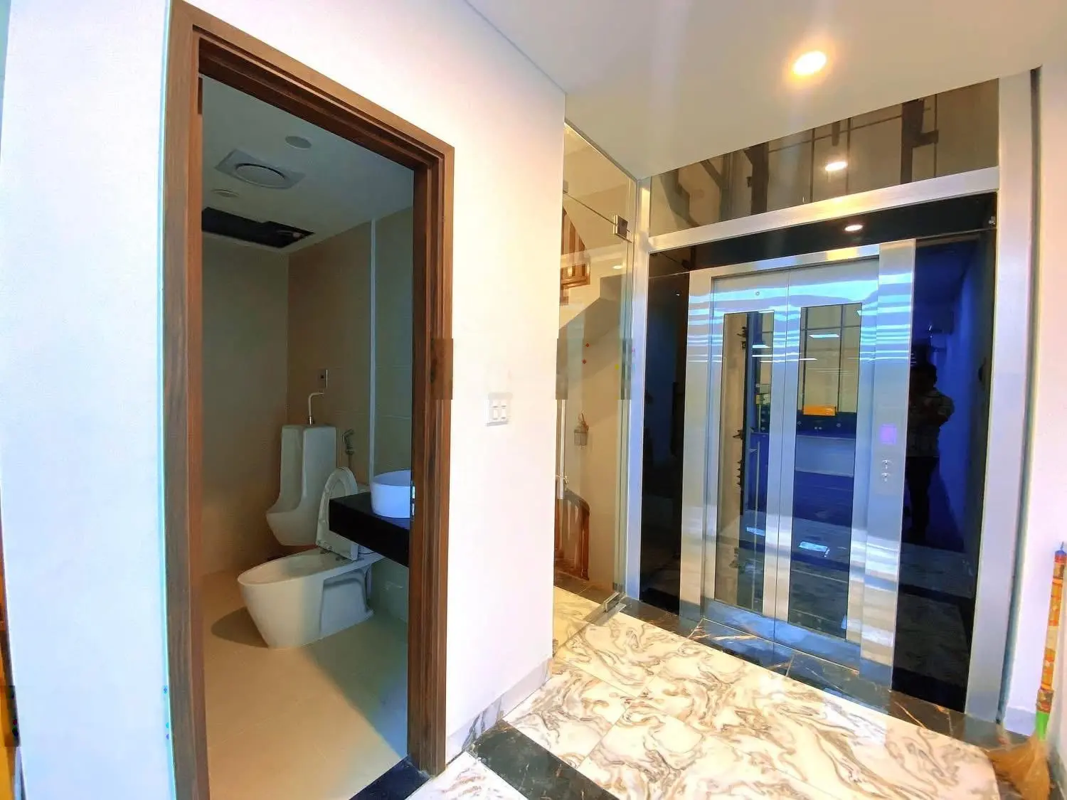 Tin thật. Tòa VP mặt phố Xuân Quỳnh, 82m2x7T thang máy, MT 5m, 39.8 tỷ