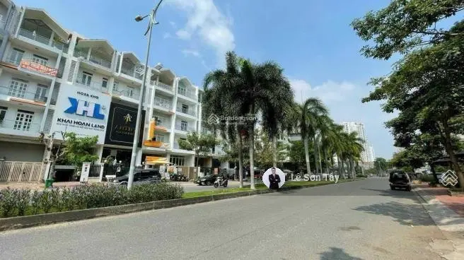 Duy nhất 01 căn MT Nguyễn Thị Thập KDC Him Lam Kênh Tẻ. DT: 5m x 20m giá: 35 tỷ. Có thang máy