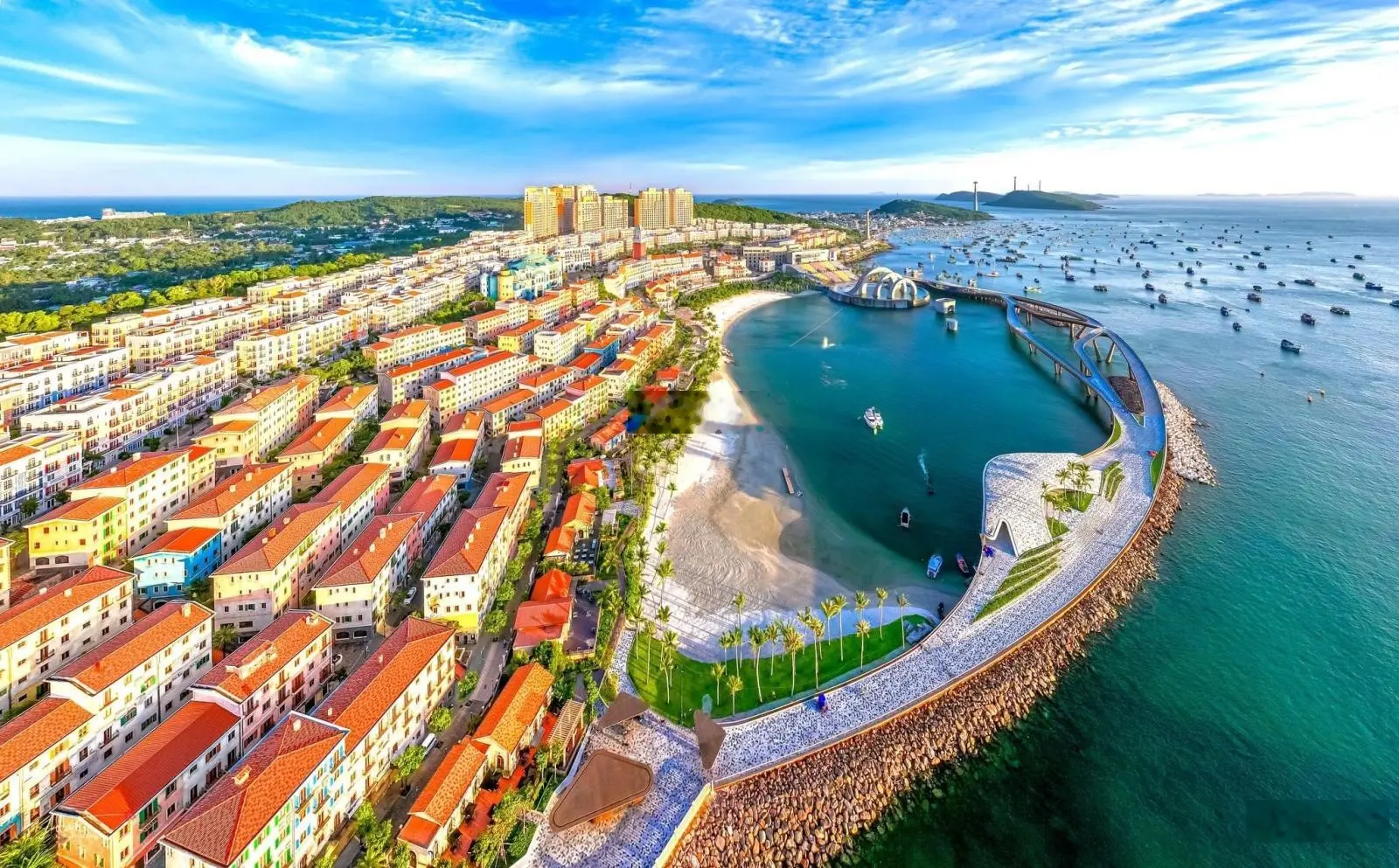 Bán gấp căn góc 2pn - view biển - sổ hồng lâu dài - bàn giao full nội thất - giá 5 tỷ 0919 755 ***