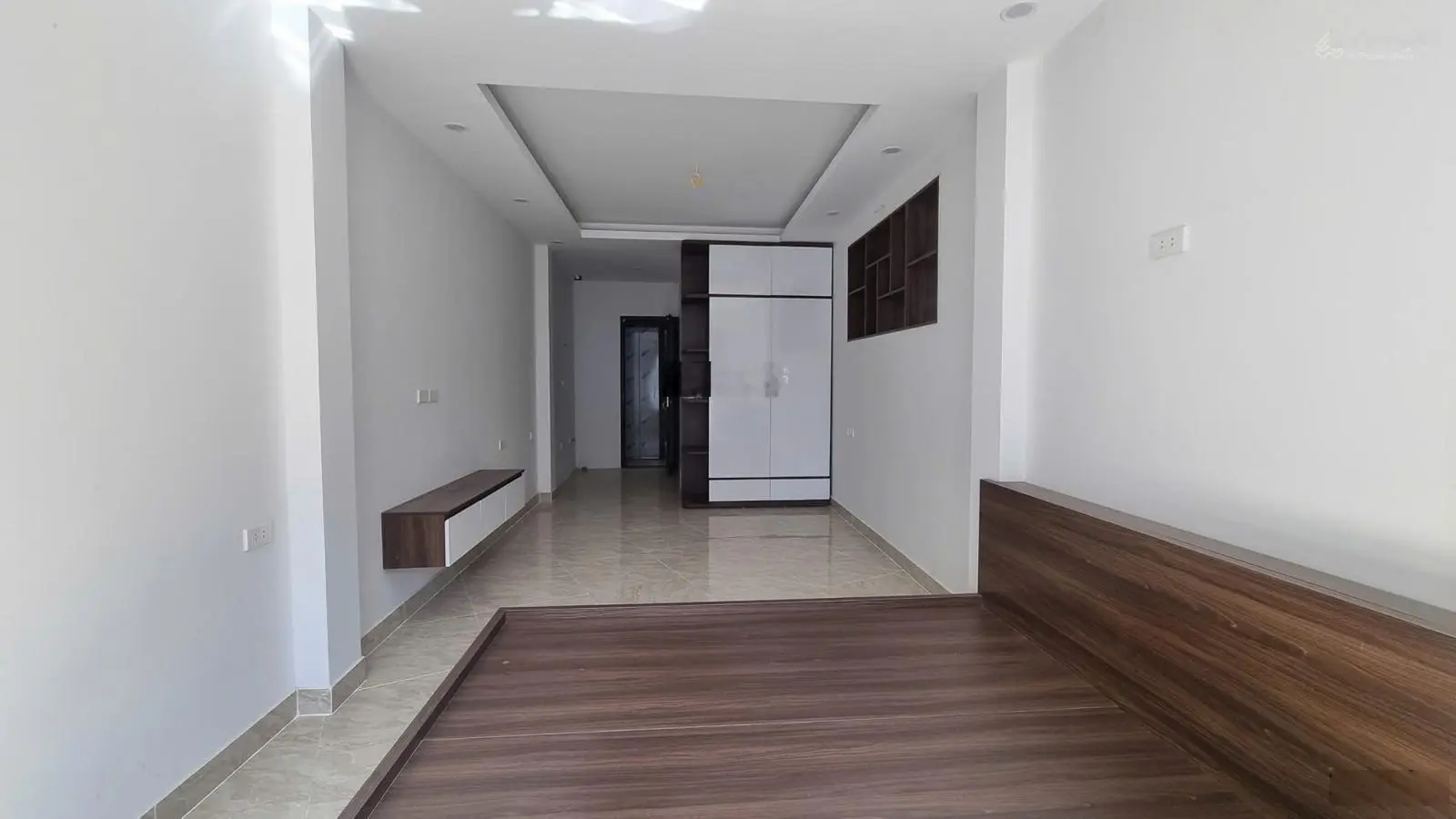 (THANG MÁY) Bán nhà Tôn Đức Thắng 40mx6T thông sàn TM mới đẹp thoáng 30m ra phố 7 tỷ Đống Đa