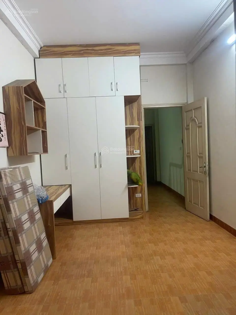 Phố 8.3 Quỳnh Mai 41m2 5 tầng, ô tô, vỉa hè, kinh doanh