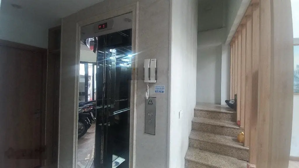 Bán nhà hàng xóm công viên nước, TTTM Lotte - 75m2 x 7 tầng - MT 5m - thang máy - 8 ngủ KK