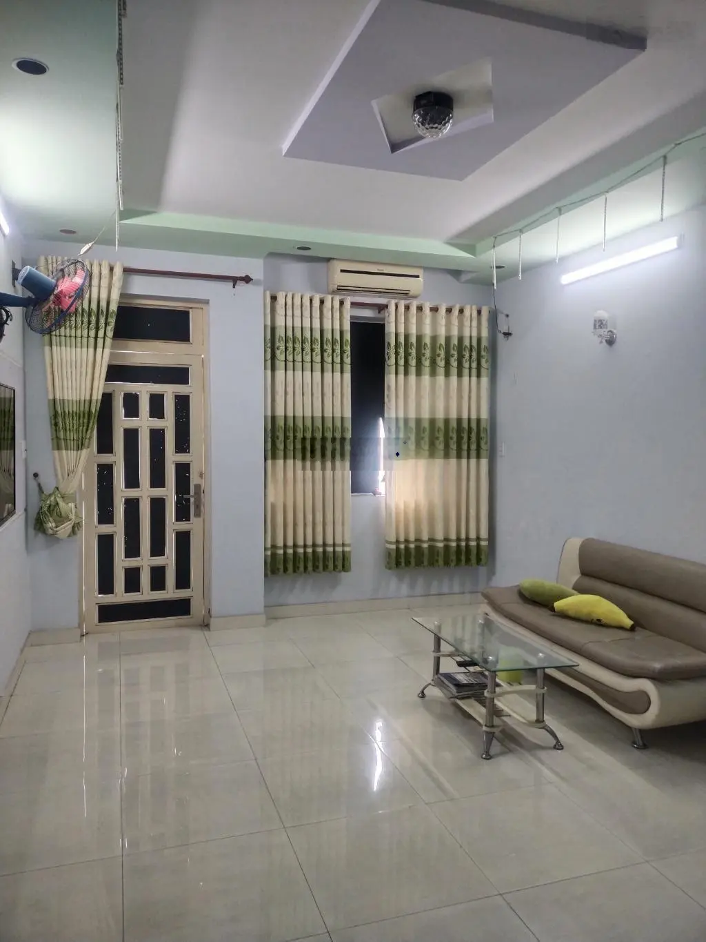 Bán nhà 4 tầng, đường 6 mét thông, diện tích : ngan 4 mét _ dài 14 mét. Giá 6 tỷ 800 thương lượng