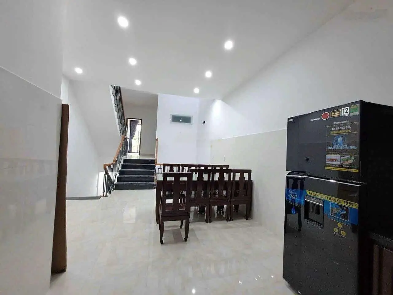 Cần bán nhà 3 tầng mới đẹp đối diện công viên mặt tiền 5m5 an nhơn gần trục phạm văn đồng