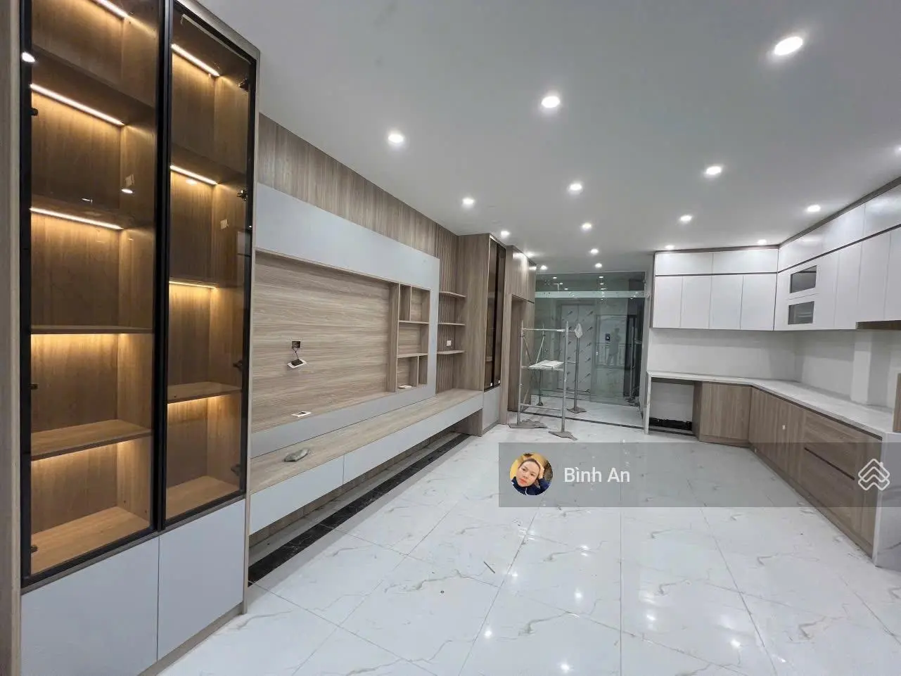 Chủ cần bán gấp nhà phân lô oto tránh vị trí đẹp cực thoáng ngõ thông bàn cờ. Diện tích 55m 16,9 ty