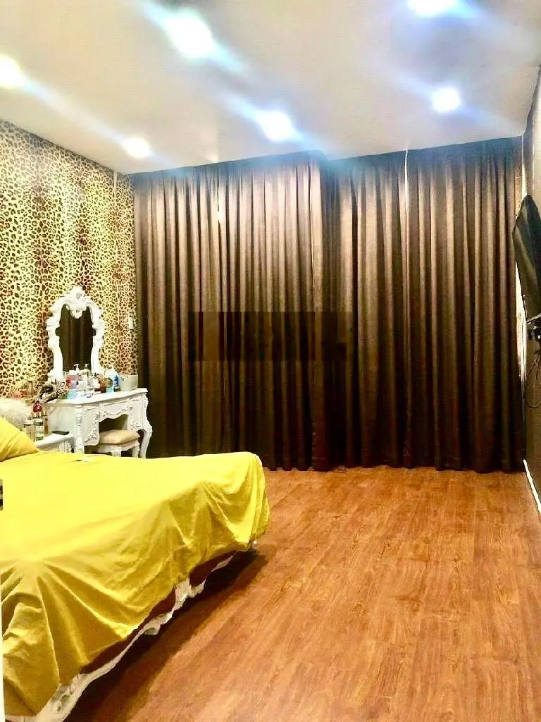 Nhà đẹp lung linh 3 tầng 4 PN cực đẹp - đường xe hơi khu vip Phú Hữu đang cho thuê 10 triệu/th