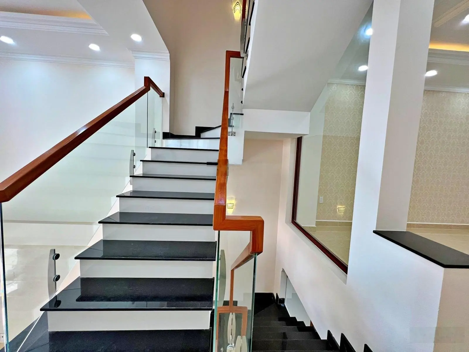 Siêu phẩm 60m2 - hiệp bình phước - 4 lầu hoàn công - chỉ 6.92 tỷ