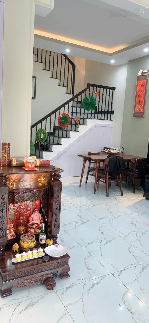 Bán nhà mặt phố sát Mai Hắc Đế, 6,2 tỷ, 52m2, 3PN, 3WC, pháp lý đầy đủ