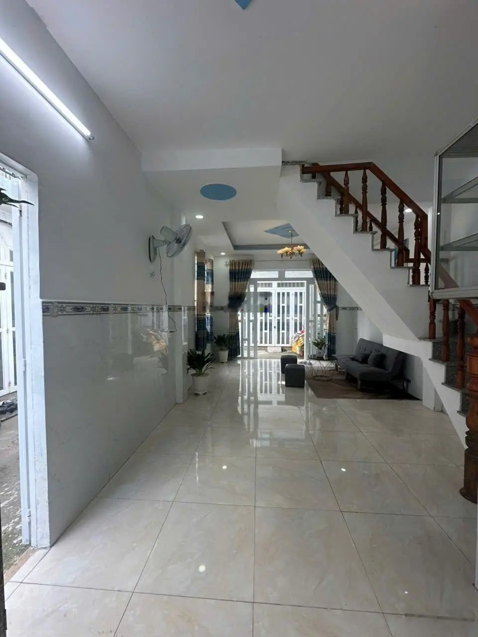Chính chủ cần bán nhà góc 2 mặt tiền giá tốt nhất khu vực 895tr full thổ cư gần chợ mỹ hạnh nam