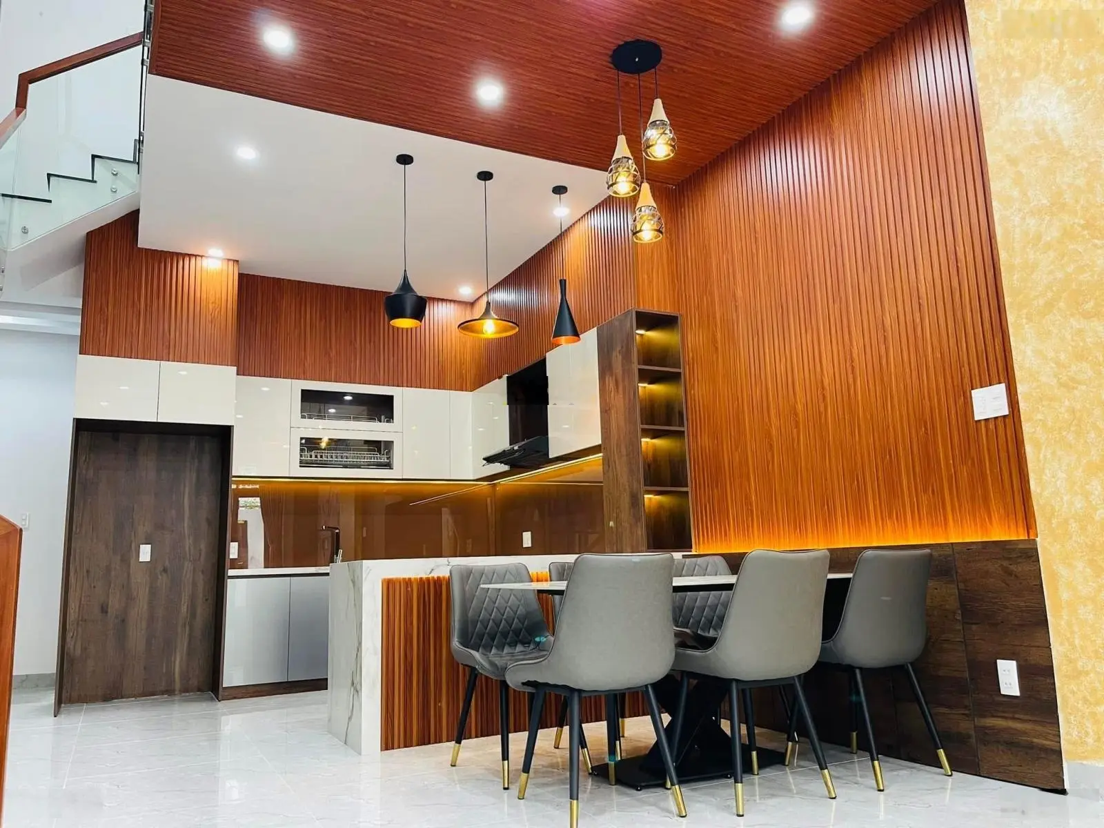 Chính chủ bán gấp nhà đẹp MT đường Bùi Thiện Ngộ, sau lưng trường mầm non Chú Ếch Con. 0935854456
