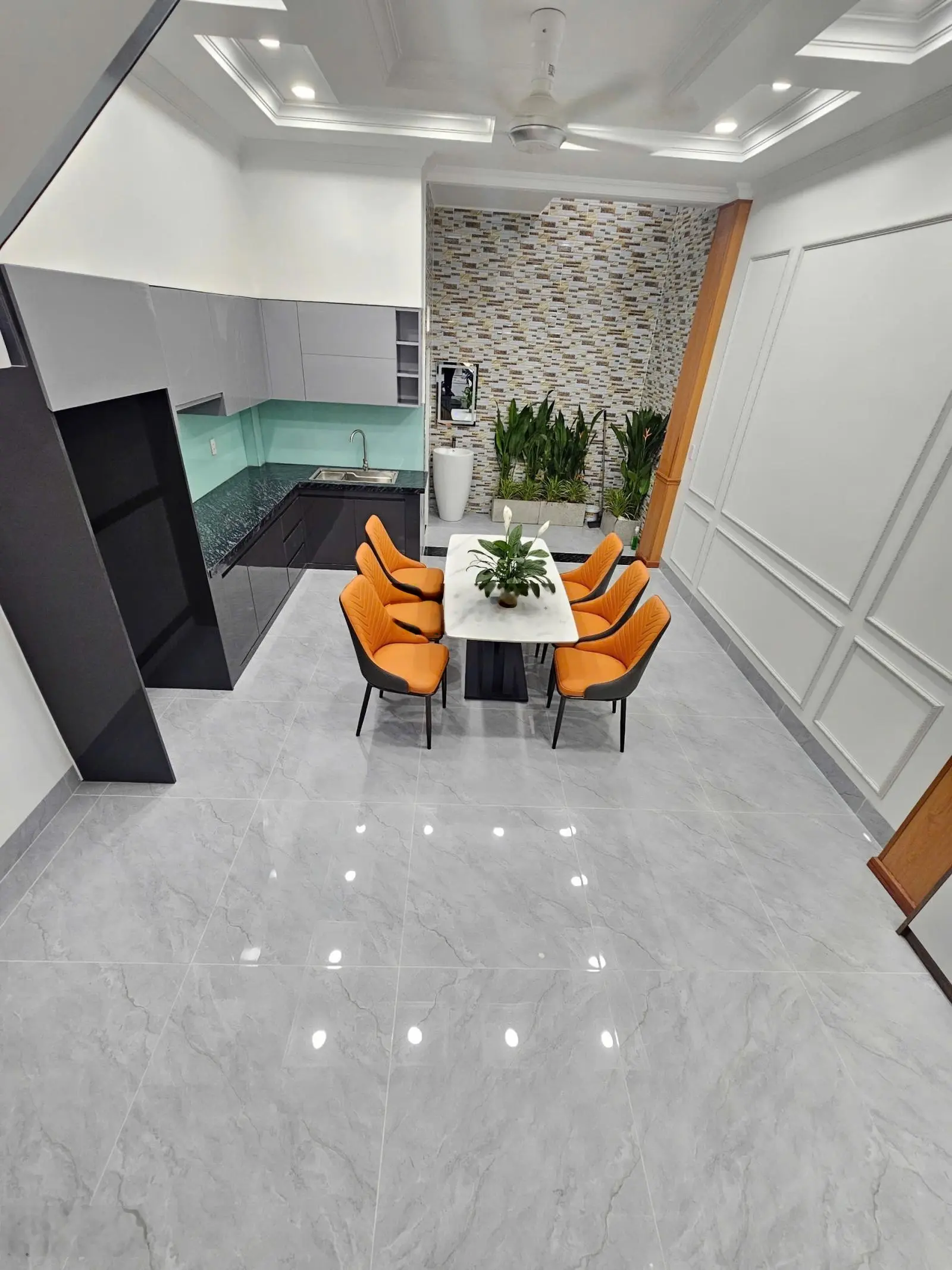 Nhà gần Sài Gòn: 4tỷ800 - 72m2 nhà 1 trệt 2 lầu hoàn công KDC đẹp cạnh KCN Vsip 1 TP. Thuận An