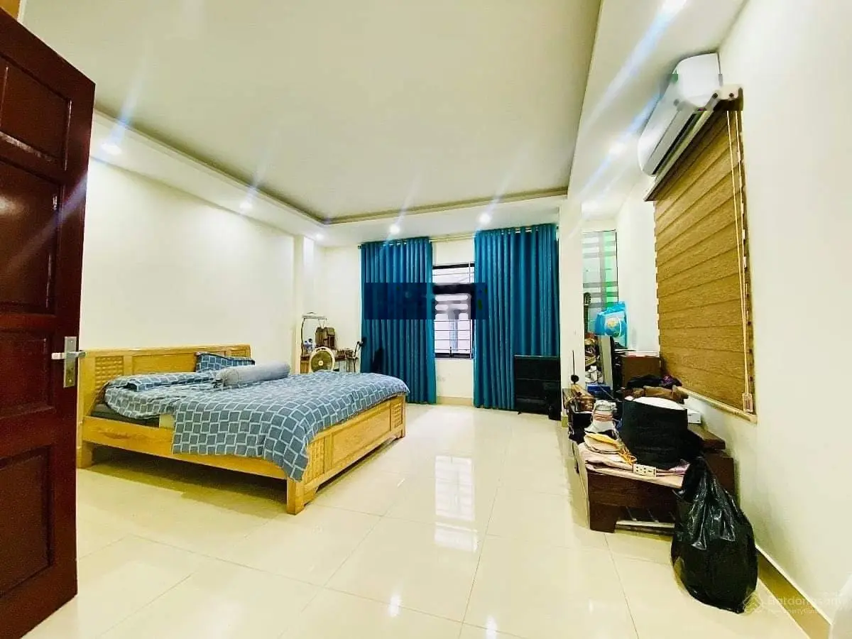 Bán nhà 40 m2, 4 tầng, thoáng sáng vĩnh viễn 2 bên, dân xây, xíu 5 tỷ