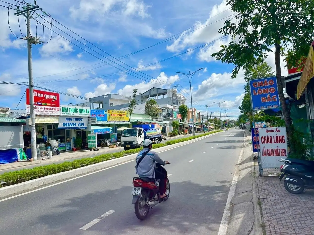Bán nền nhà hiện có 3 căn nhà đang cho thuê 12tr/tháng