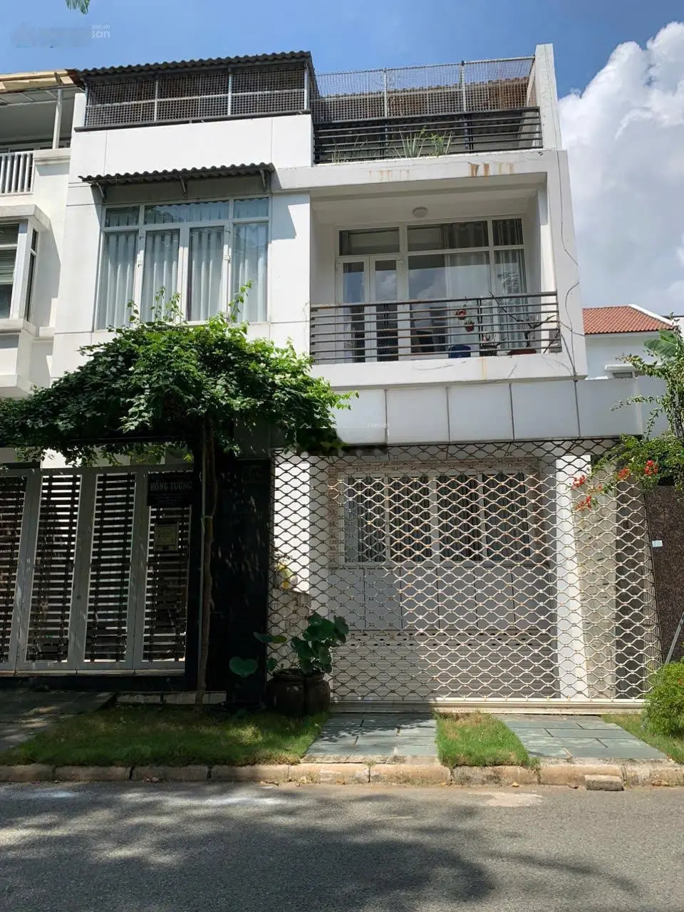 Bán biệt thự 5PN, 5WC, 144m2 tại Khu phố Nam Thông II,Phú Mỹ Hưng, Q7, HCM, giá 37 tỷ VND