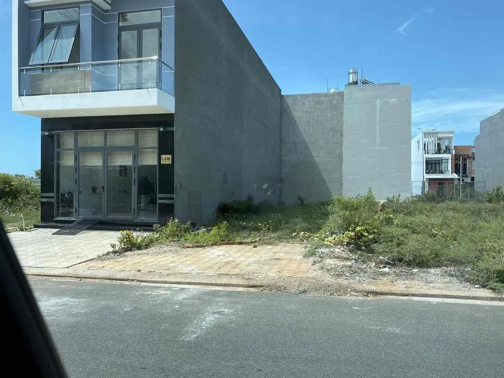 CẦN BÁN LÔ ĐẤT ĐẸP 100m2 THỔ CƯ MTKD ĐÀO DUY TÙNG - PHAN THIẾT - NGỘP