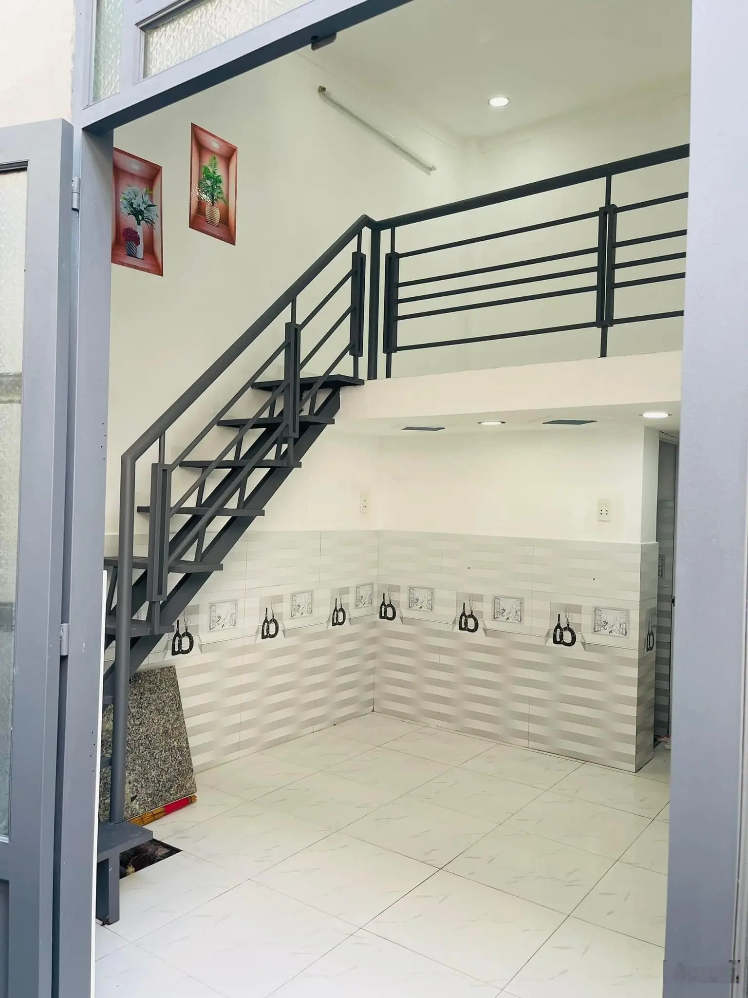 Bán gấp nhà nhỏ giá 550 triệu, đúc lửng gần trường học Lê Văn Thọ, Quận 12