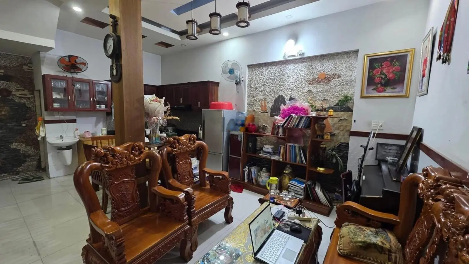Gia đình tôi cần bán gấp nhà giá rẻ mặt tiền đường Lý Thường Kiệt, TP Dĩ An