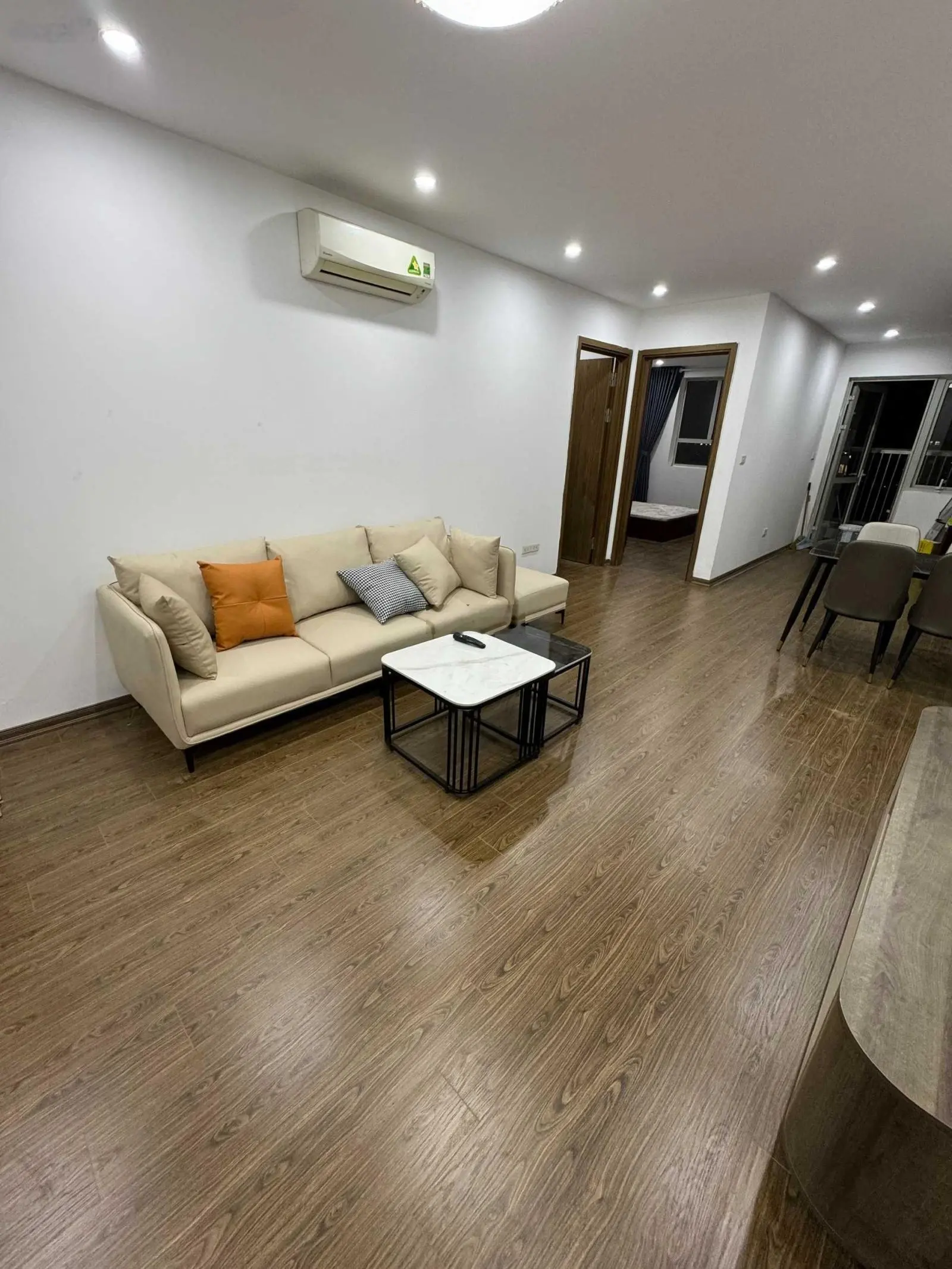 Cần bán căn 73m2 2PN2VS tầng trung chung cư 536A Minh Khai full đồ