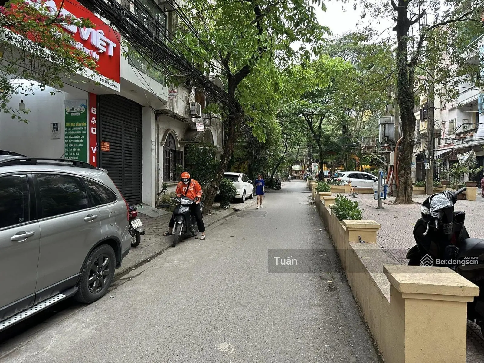 Chính chủ bán nhà Nguyên Hồng DT 84m2, MT 7m, 8 tầng thang máy, cho thuê 72 triệu/tháng