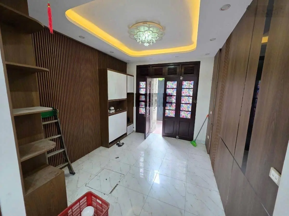 Chính chủ bán gấp nhà cực đẹp, ngõ ô tô Trung Kính - Tú Mỡ. DT: 57m2 5 tầng. Chỉ hơn 12 tỷ