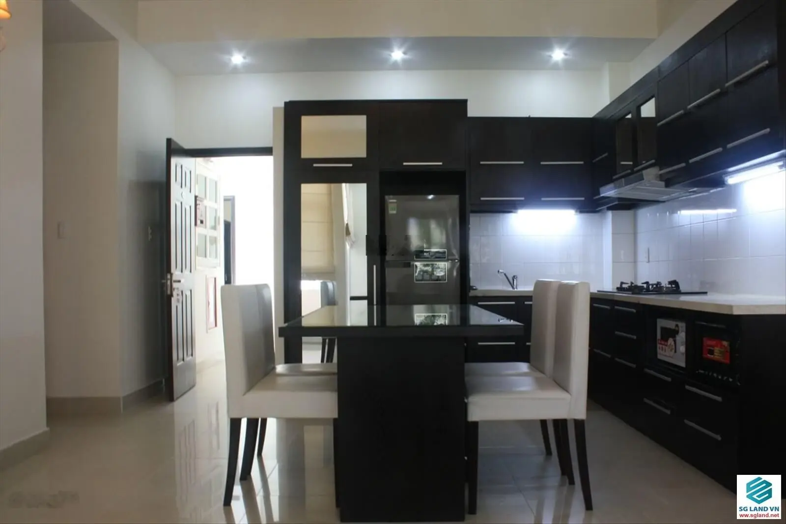 Hàng cực hiếm! Bán Tòa Căn Hộ Dịch Vụ Cao Cấp, 6 tầng tại khu vực đất vàng cho khách lưu trú!
