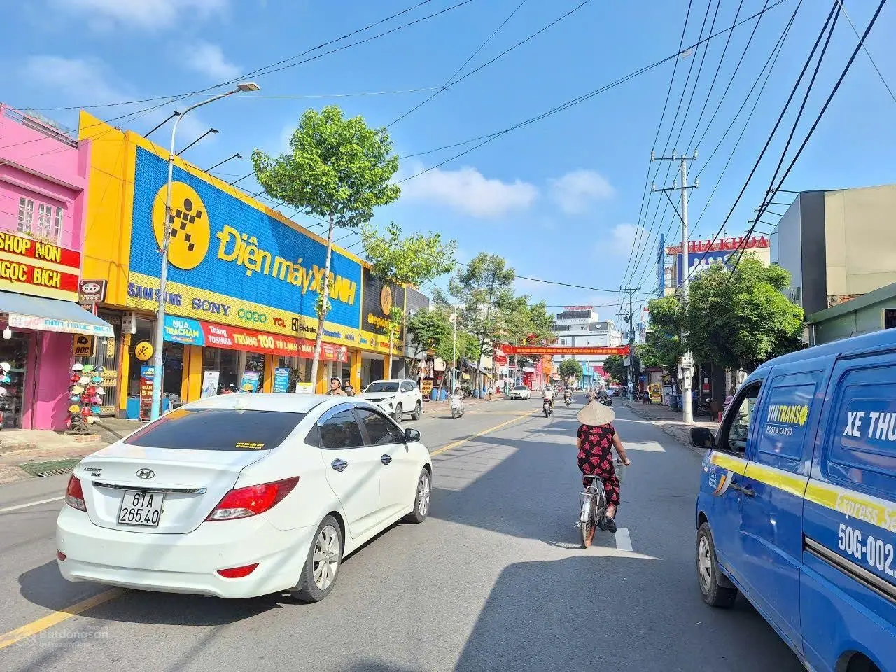 Nhà siêu mỏng 1 trệt 3 lầu mặt tiền kinh doanh trục Nguyễn An Ninh, P. Dĩ An, TP Dĩ An