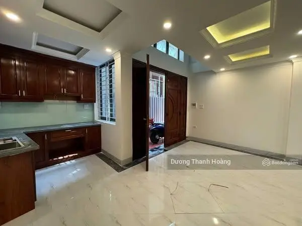 Cần bán nhà 6 tầng ngay trương cấp 3 Phúc Lợi ngõ nông gần đường, giá hơn 4 tỷ xíu