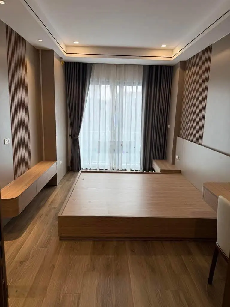 GIẢM SỐC 300 TRIỆU Nhà mới phố Tư Đình, Long Biên 33m2 Ô tô đỗ cổng giá chỉ còn 5.48 tỷ