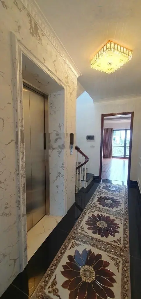 Bán nhà phúc lợi, gara, thang máy, vỉa hè ô tô tránh, kd văn phòng 90m2, 19.8 tỷ