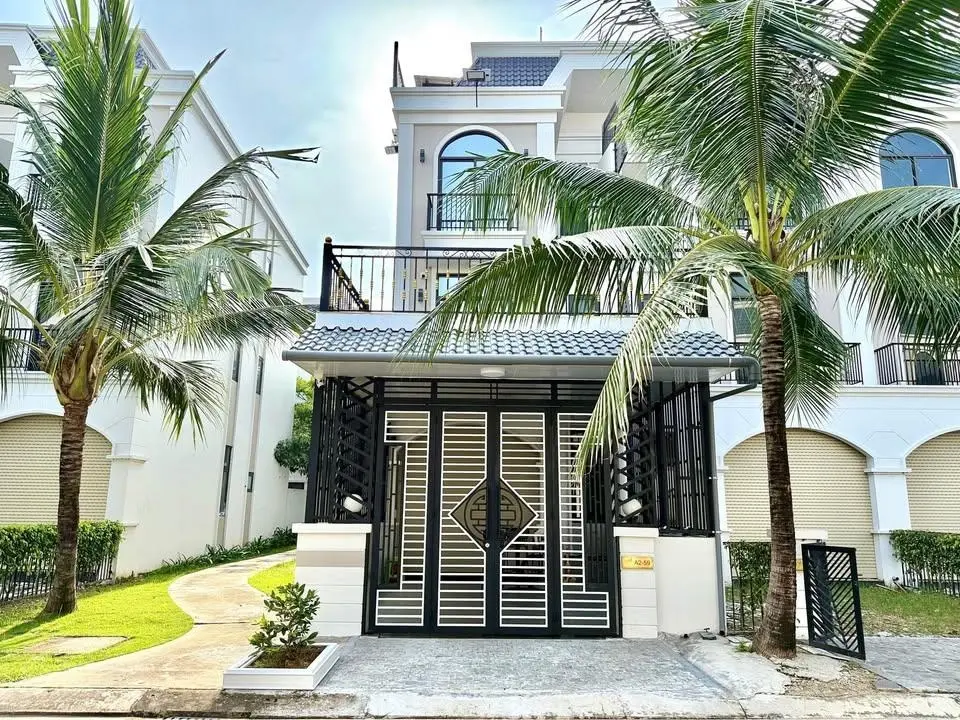 Bán Nhà phố 1 trệt 2 lầu, ngay Trung Tâm TP.Tân An giá 4,38 tỷ