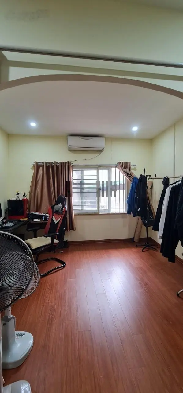 BÁN NHÀ THANH NHÀN, trung tâm Hai Bà Trưng, diện tích rộng 80m2 x 4 tầng, giá chỉ trăm triệu / m2