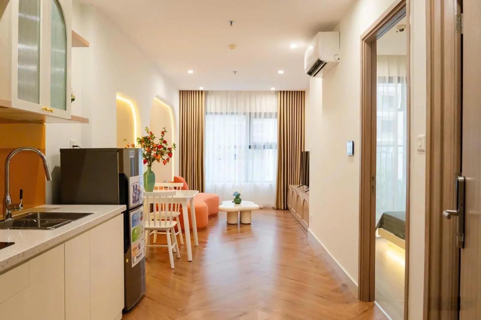 Chính chủ cần bán lại căn 1PN full nội thất đẹp toà S1.08 Vinhomes Ocean Park