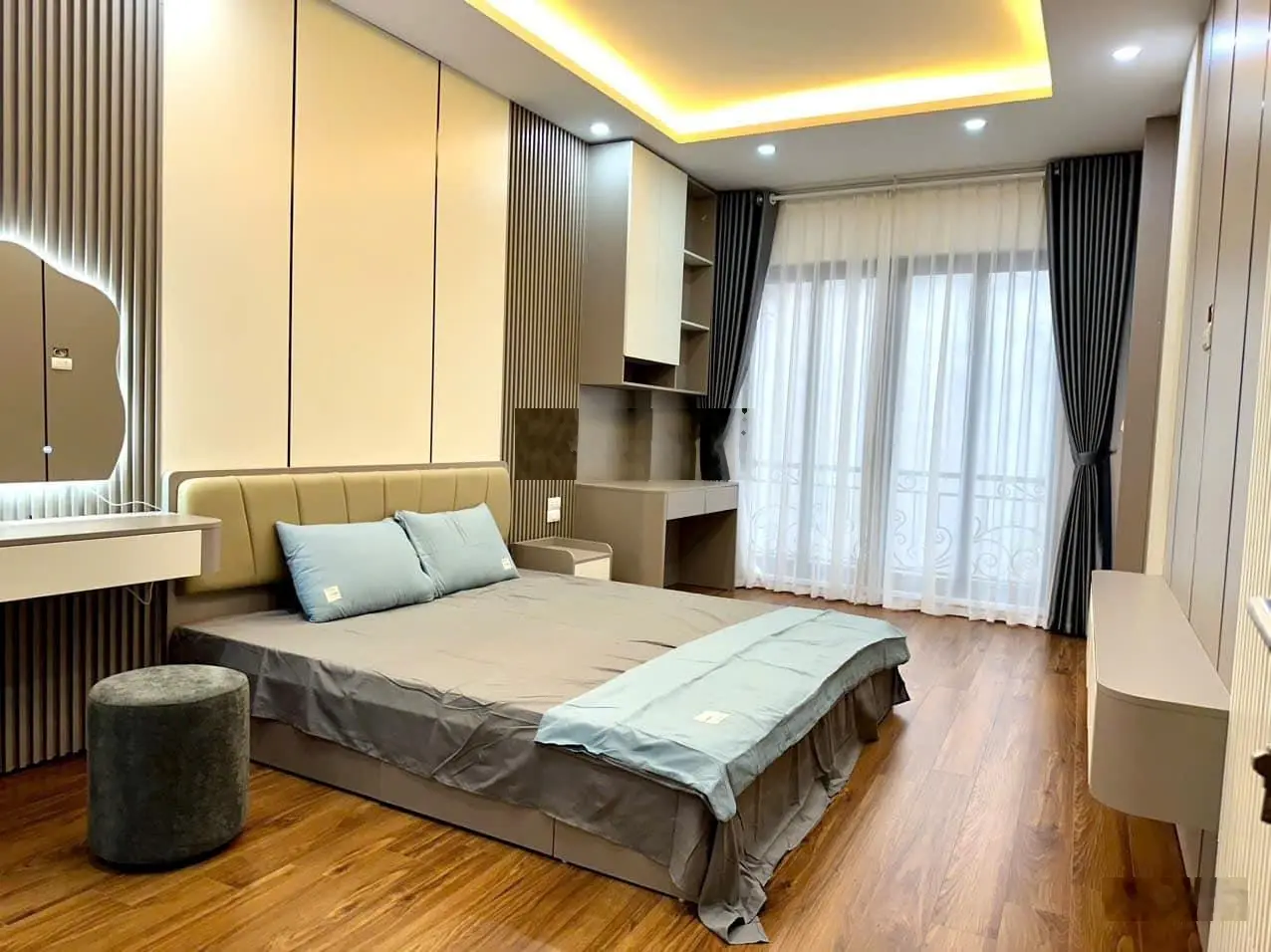 Bán gấp nhà chính chủ trung tâm quận ba đình 5 tầng x40m giá 8.95 ỷ 0912251792