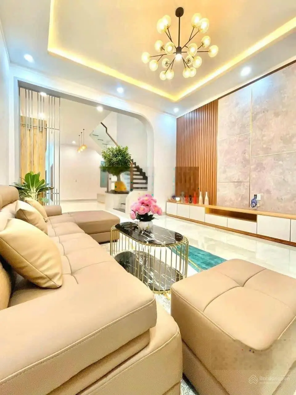 Cần bán căn nhà ở gần chợ Bình Chánh nằm ngay đường Hoàng Phan Thái DT 90m2 SHR không quy hoạch