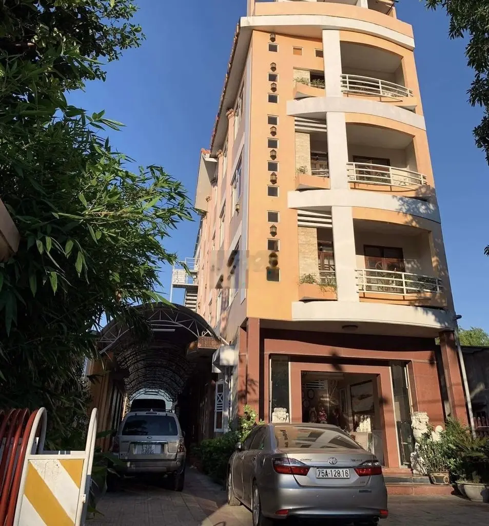 516m2 Đất 2 mặt tiền thị Trấn Lăng Cô Huế tặng KS 5 tầng