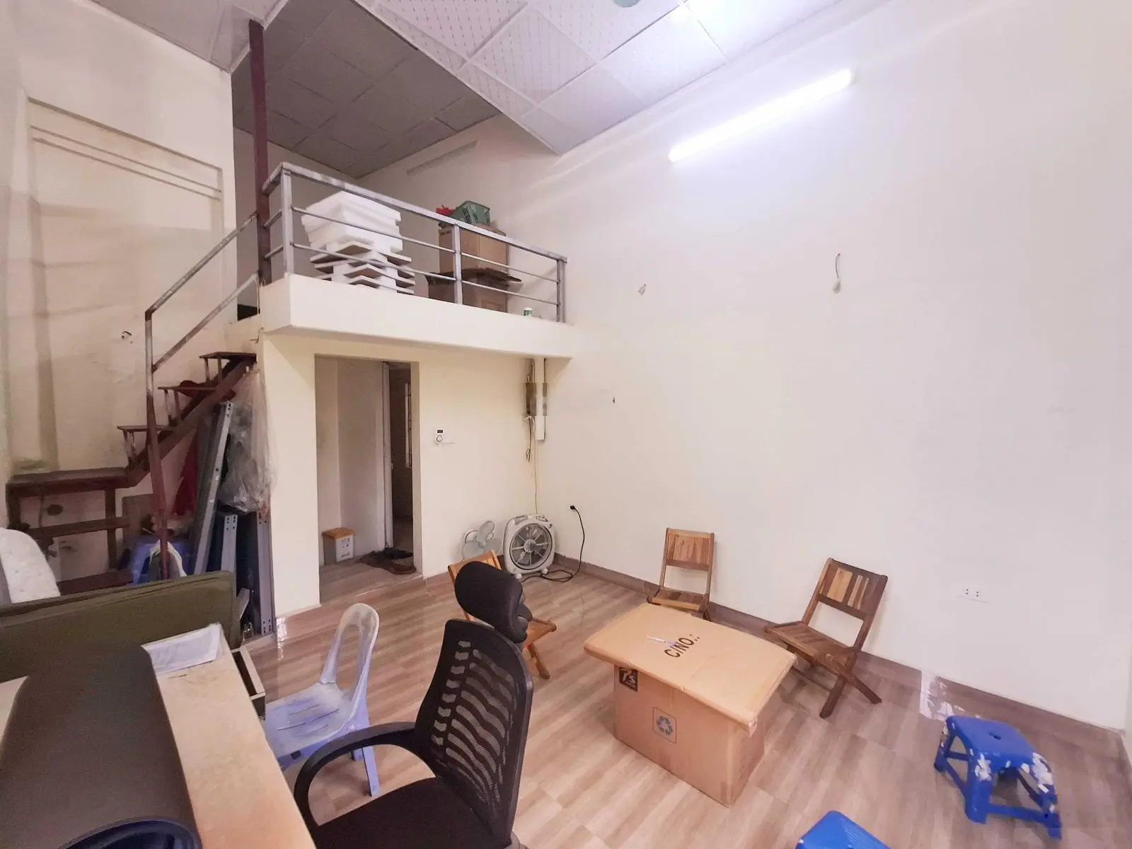 Cực hiếm, nhỉnh 12 tỷ có ngay nhà MP Thợ Nhuộm, Hoàn Kiếm, vỉa hè kinh doanh đỉnh, 22m2 3 tầng.