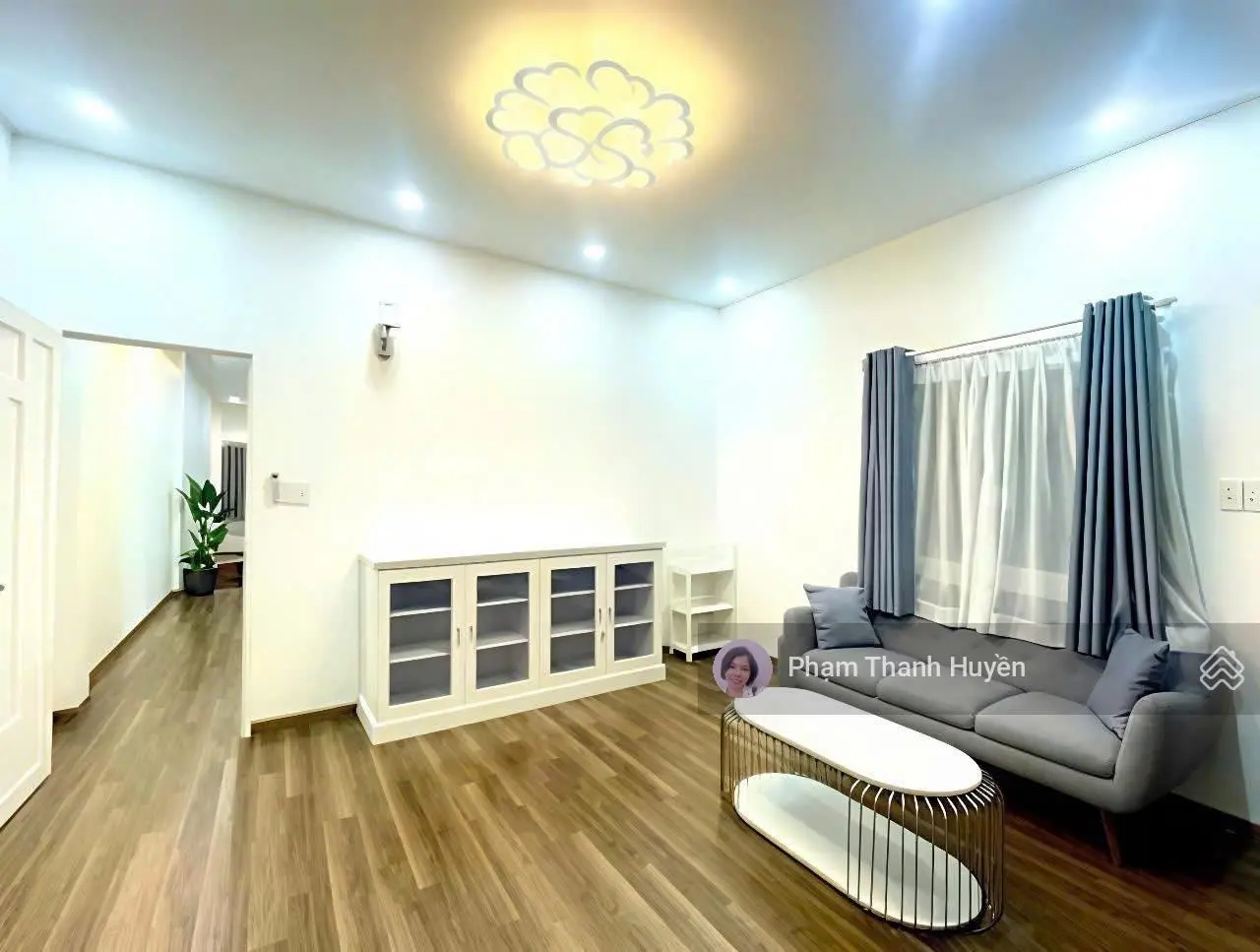 Hiếm - bán nhà mới xây đường hoa sữa khu Phan XÍch Long nhà 4 Lầu mới đẹp giá 16.5 tỷ thương lượng