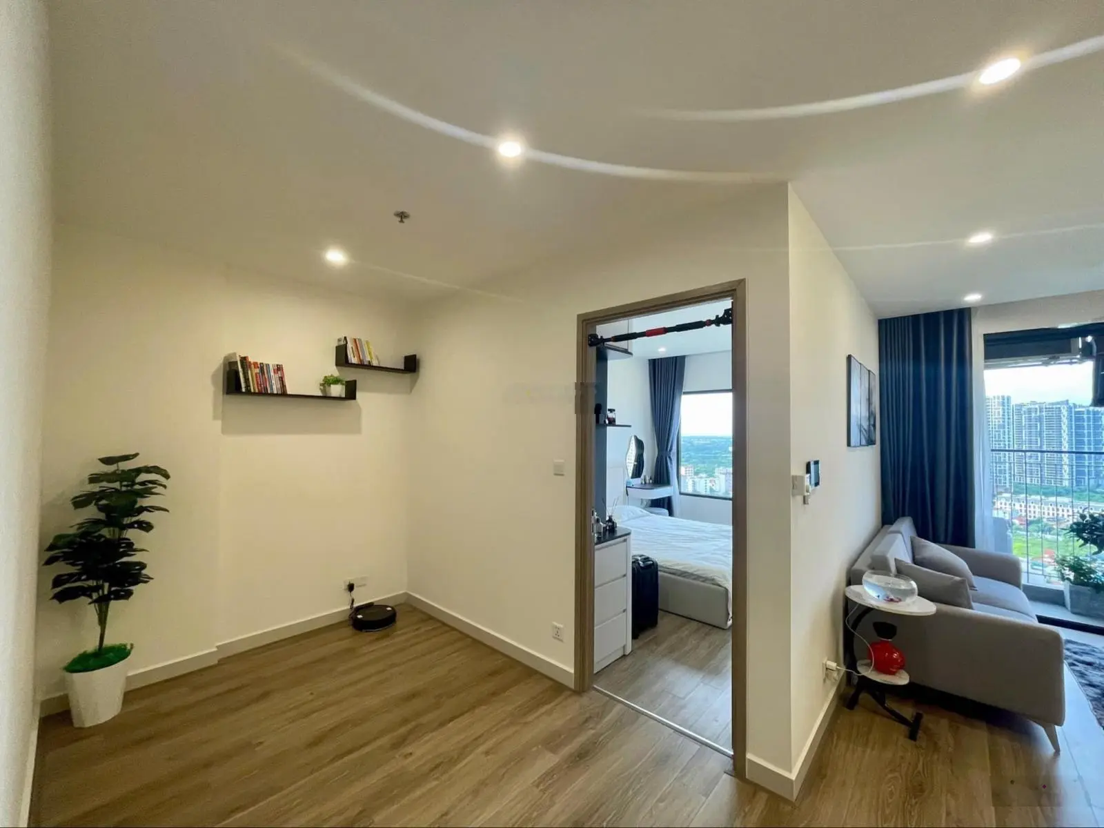 Chủ nhà cần tiền vào dự án mới cần bán căn hộ 1PN+1 47m2 chỉ với 2,2 tỷ tại Vinhomes OCP 1