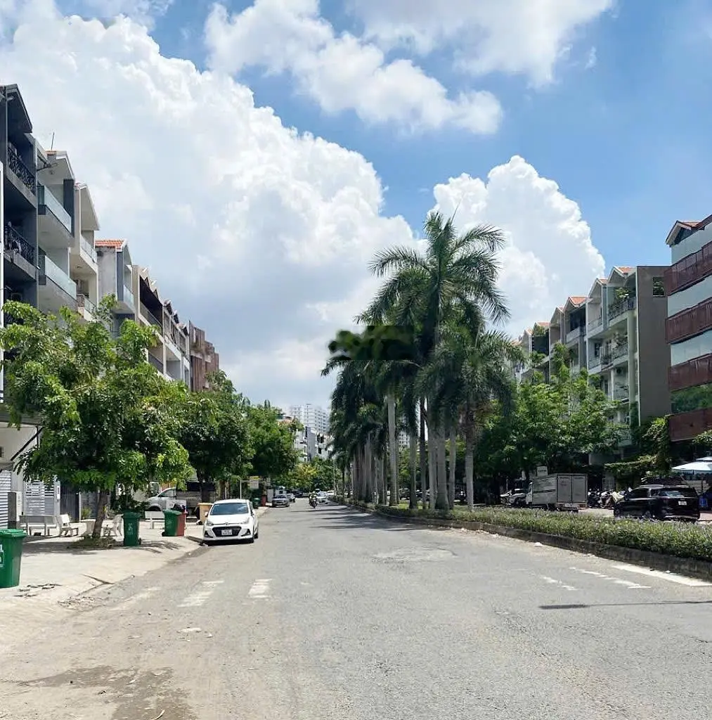Bán nhà phố mặt tiền giá: 32tỷ5 nhà Đ. Hoàng Trọng Mậu KDC HimLam quận 7 có HĐT 60tr LH 0908935765