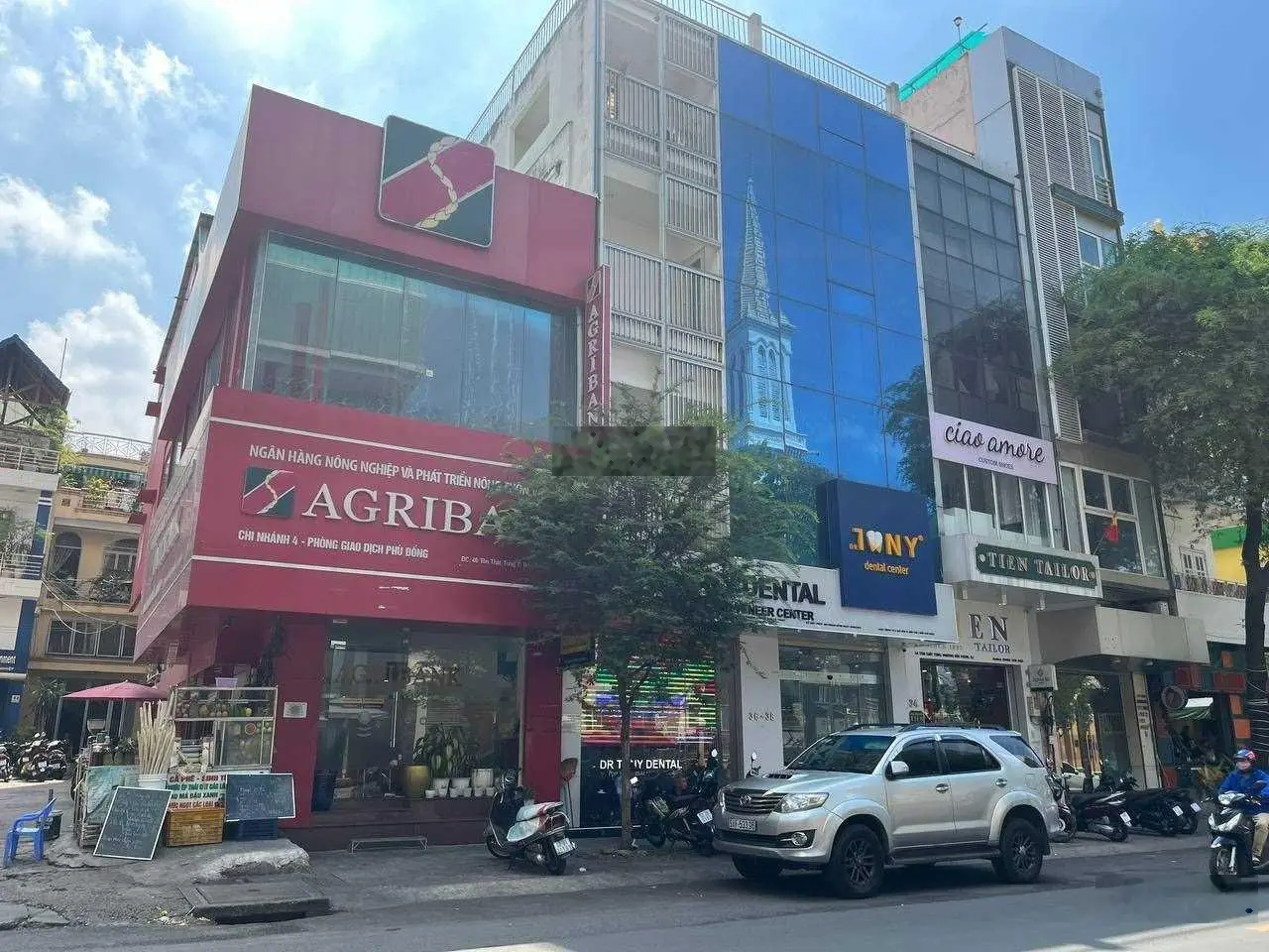 Cần tiền bán gấp mặt tiền Tôn Thất Tùng, Quận 1, 4.2 x 20m, 3 tầng HĐT 55tr/ tháng. Giá 42 tỷ