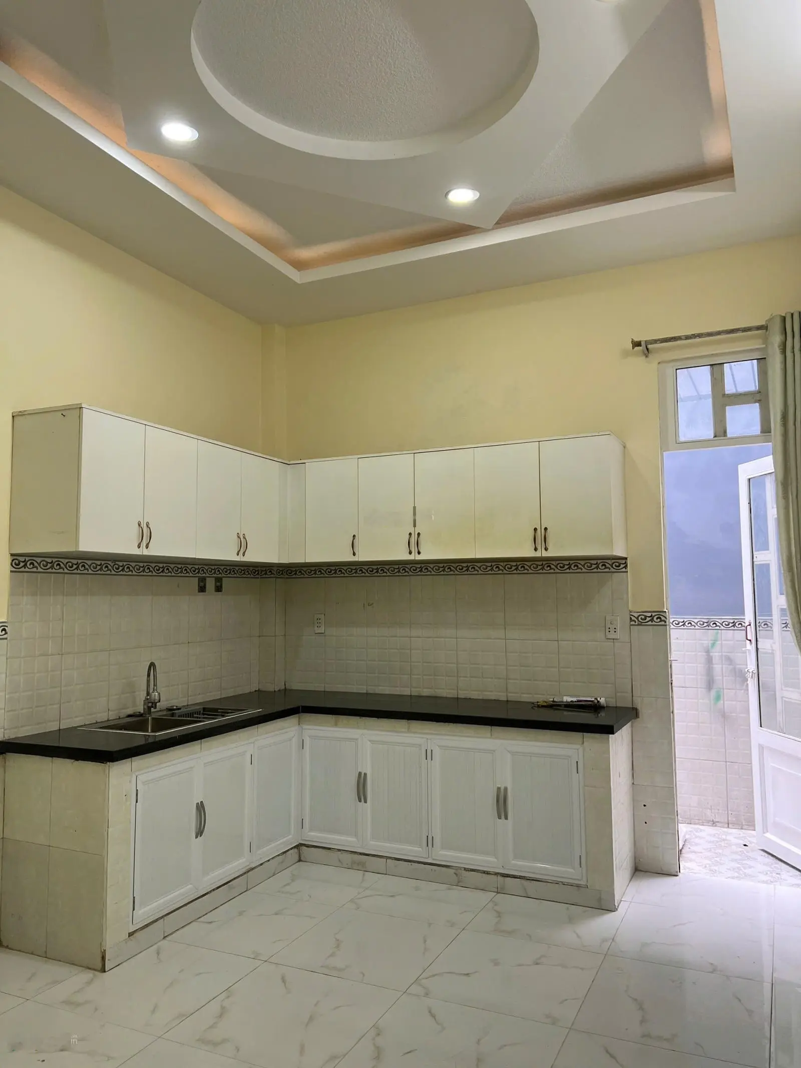 Bán nhà 1 trệt 2 lầu, sân thượng DT đất 60m2, diện tích sử dụng 200m2, 485/15B Bùi Minh Trực